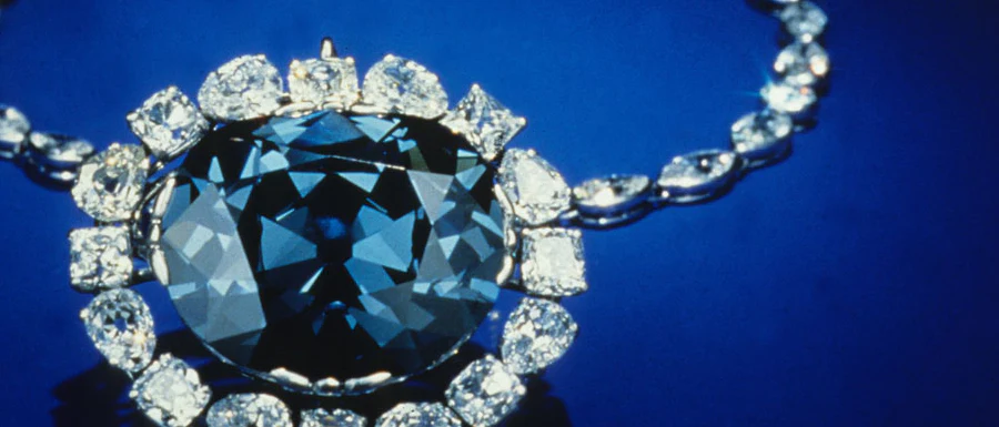 63億円で落札！？ブルーダイヤの値段と価値、歴史を徹底解説。 | ESTIME