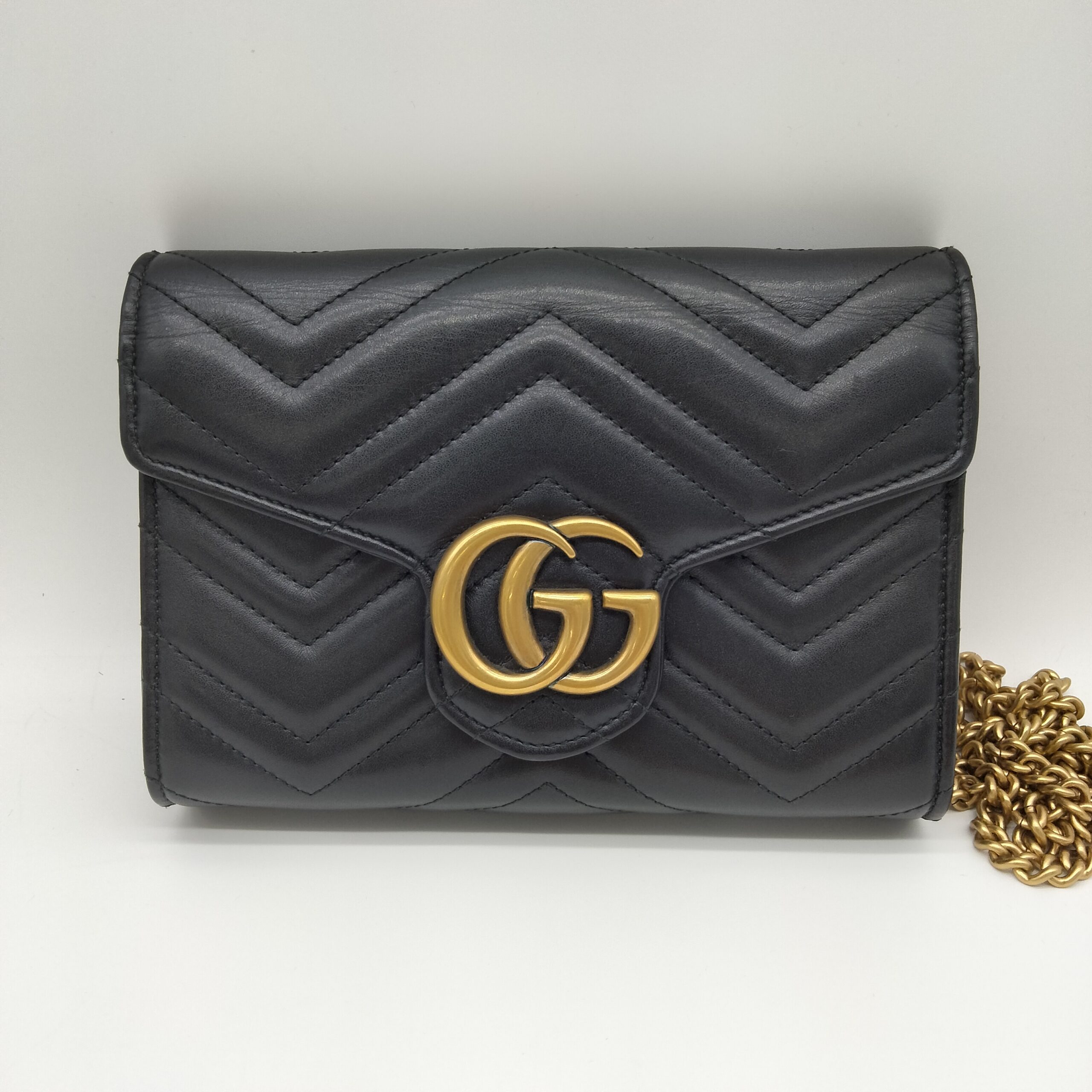 グッチ GGマーモント レザー チェーンウォレット 474575 0416の買取