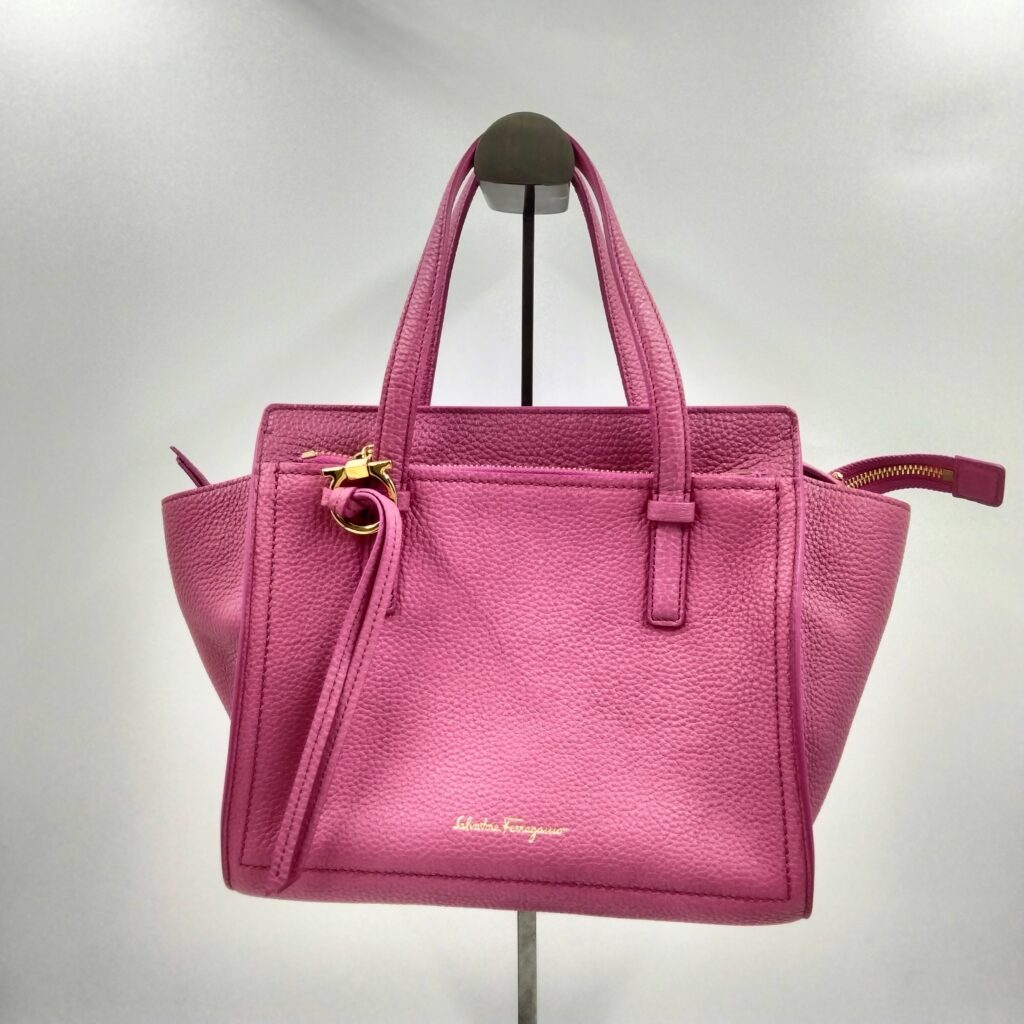 サルヴァトーレフェラガモ エイミー ショルダーバッグ 21F478の買取