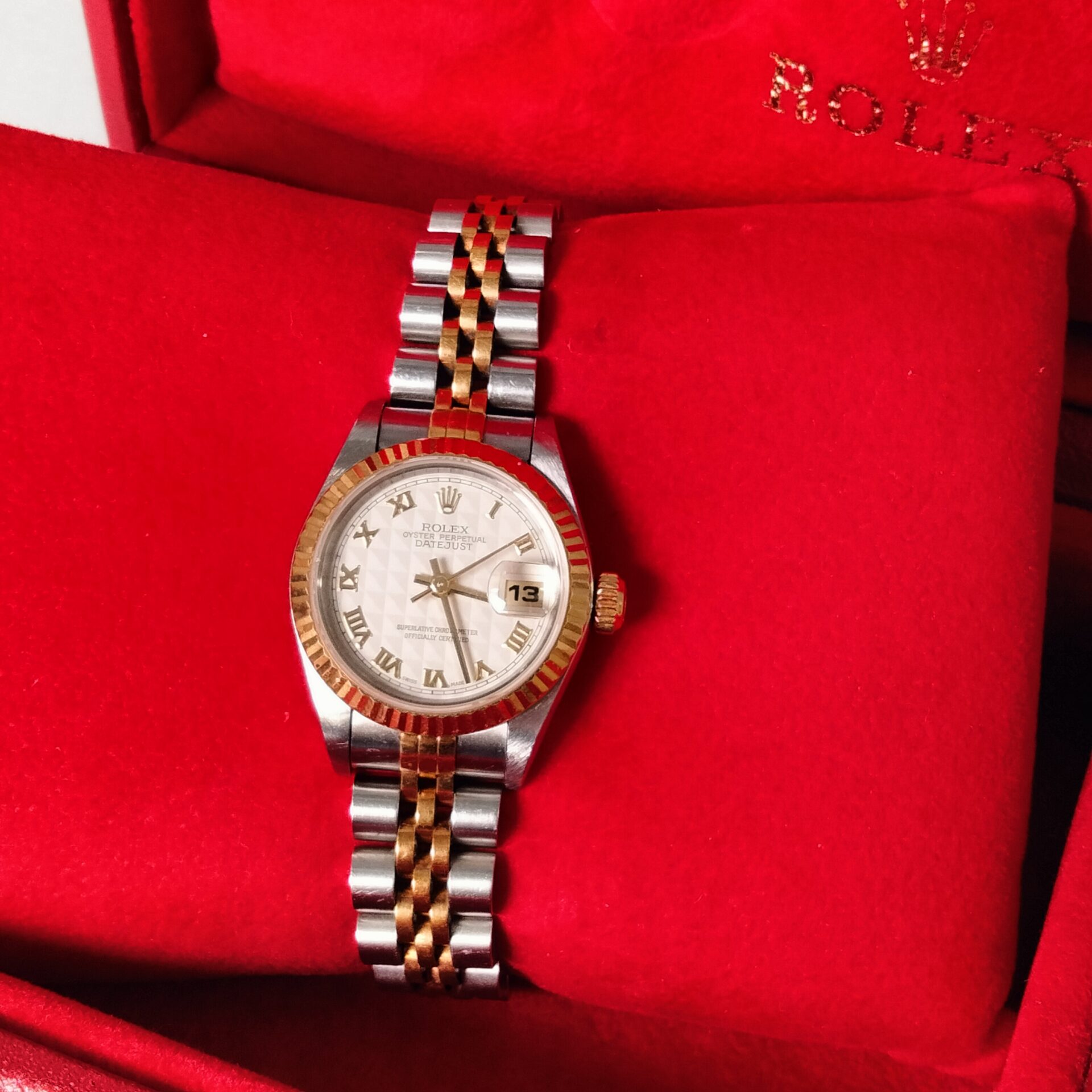 ロレックス デイトジャスト 69173 ホワイトピラミッド文字盤の買取価格