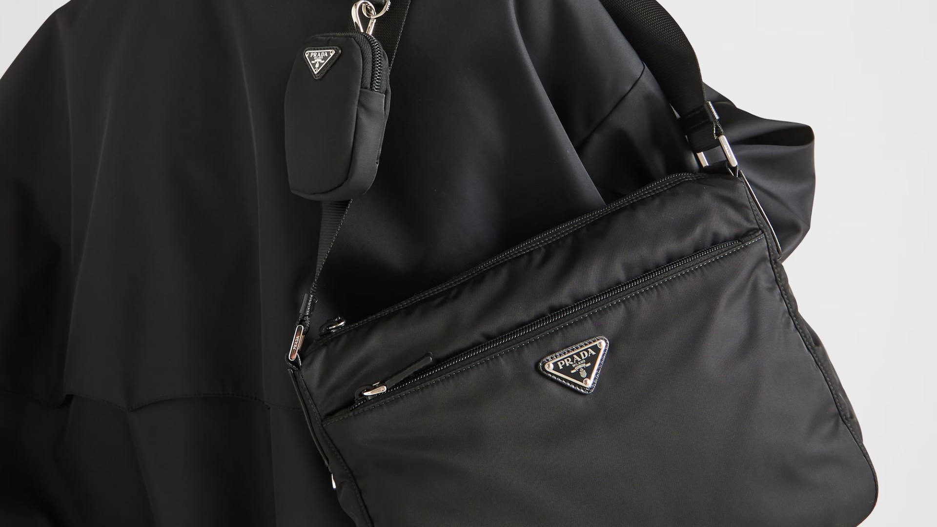 プラダのナイロンバッグは流行遅れでダサい？再流行の理由や人気