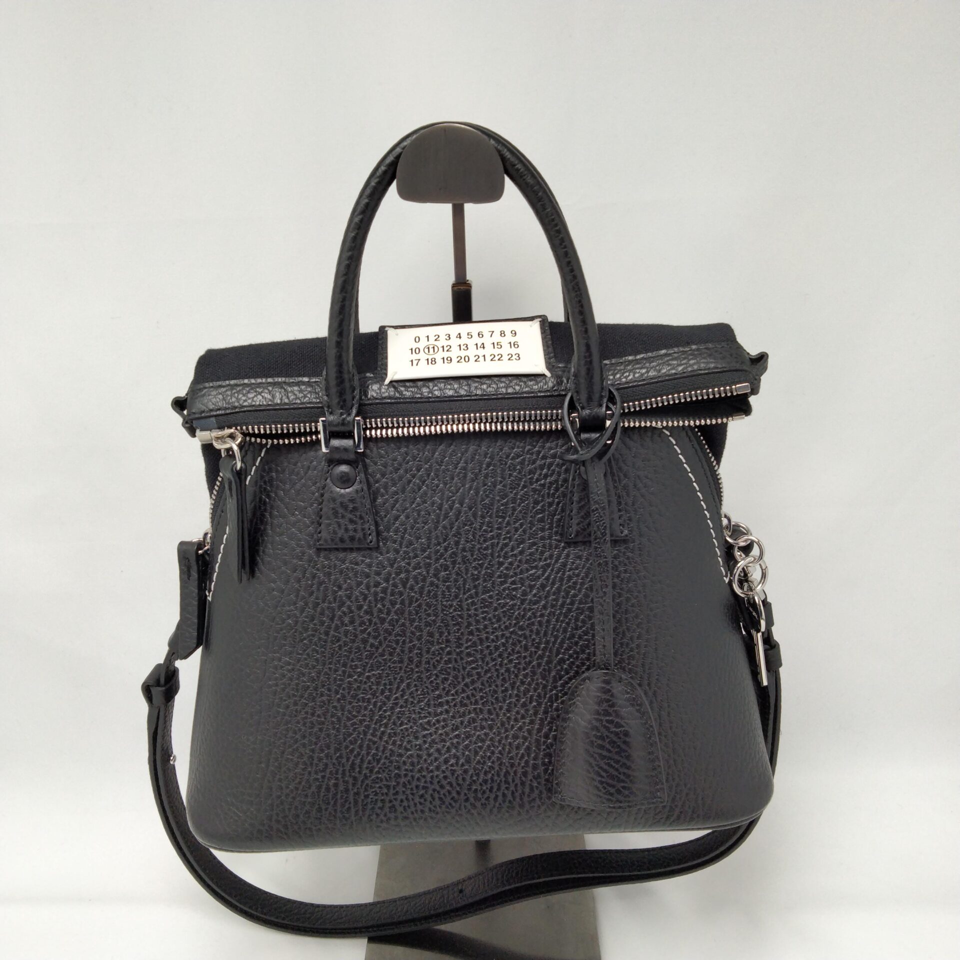 新品正規品定価約24万→129999早い者勝ち‼️メゾンマルジェラ 5ACバッグ メゾンマルジェラ Maison Margiela バッグ ショルダーバッグ 肩掛け