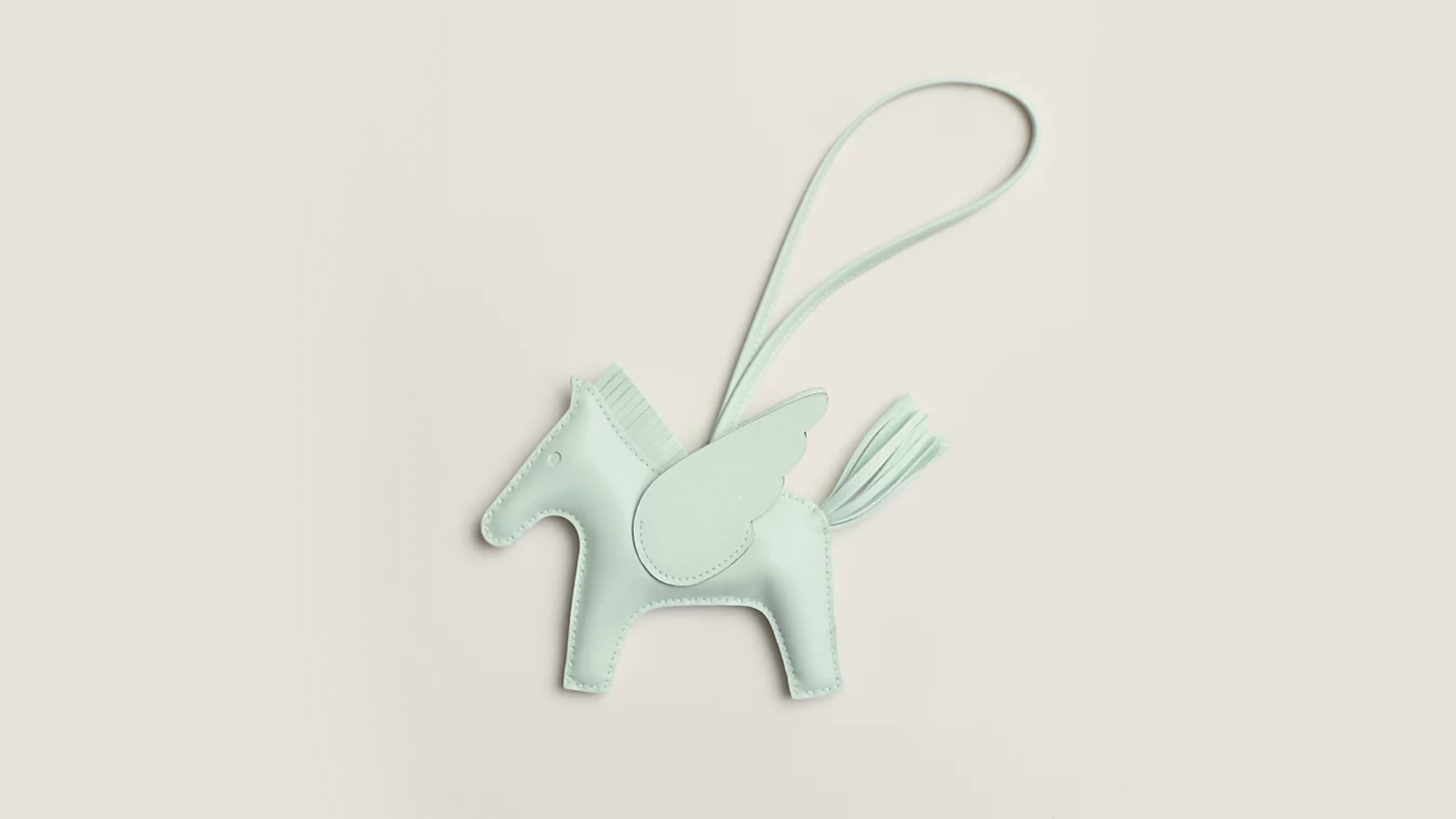 エルメスのペガサスは買えない？理由・定価・人気色・サイズを徹底解説