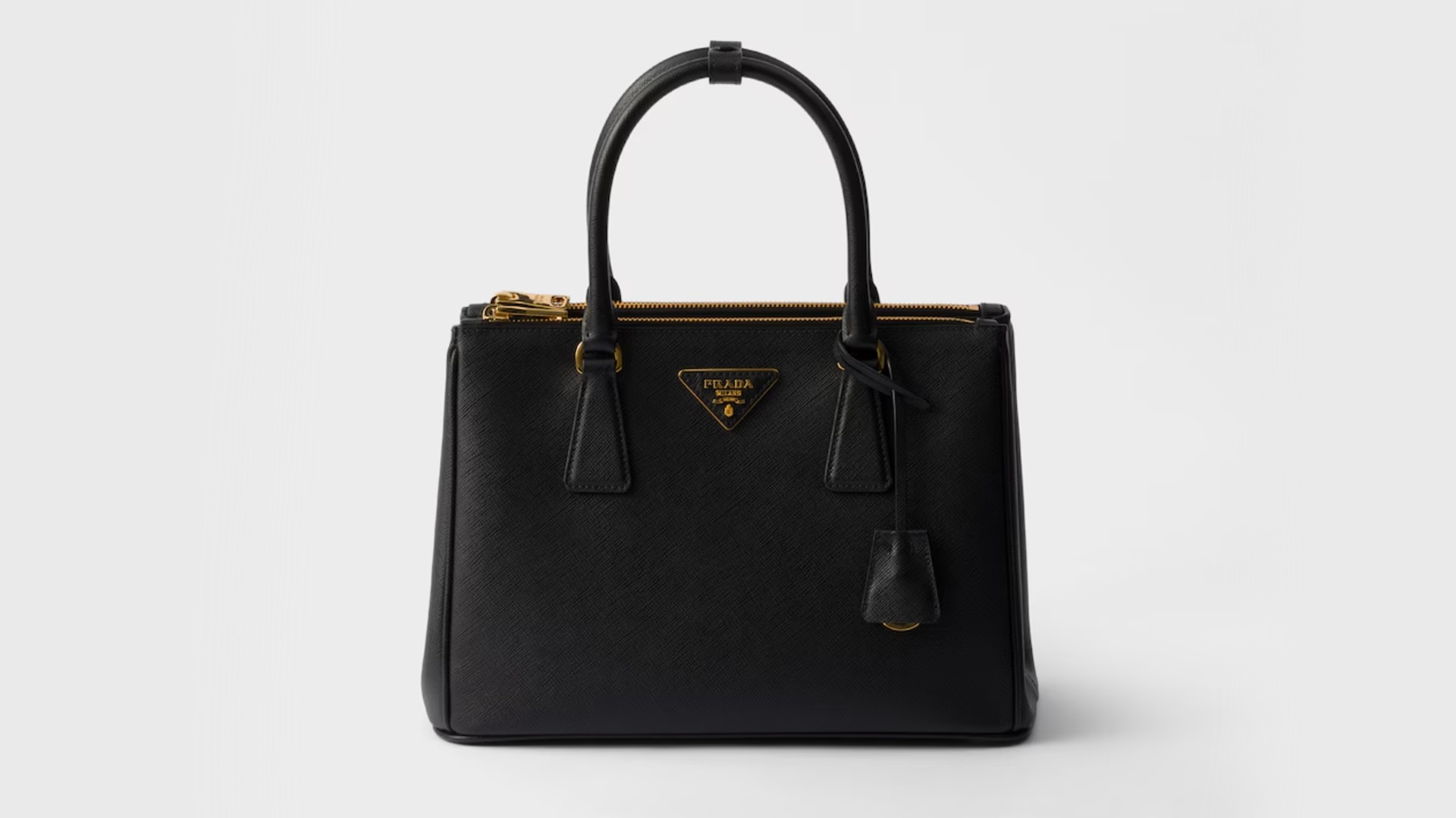 2026年最新】プラダの定番人気バッグ20選！注目の新作もご紹介♪ | ESTIME
